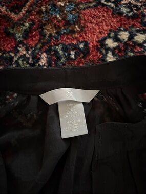 H&M Black Subtle-Pattern Skirt